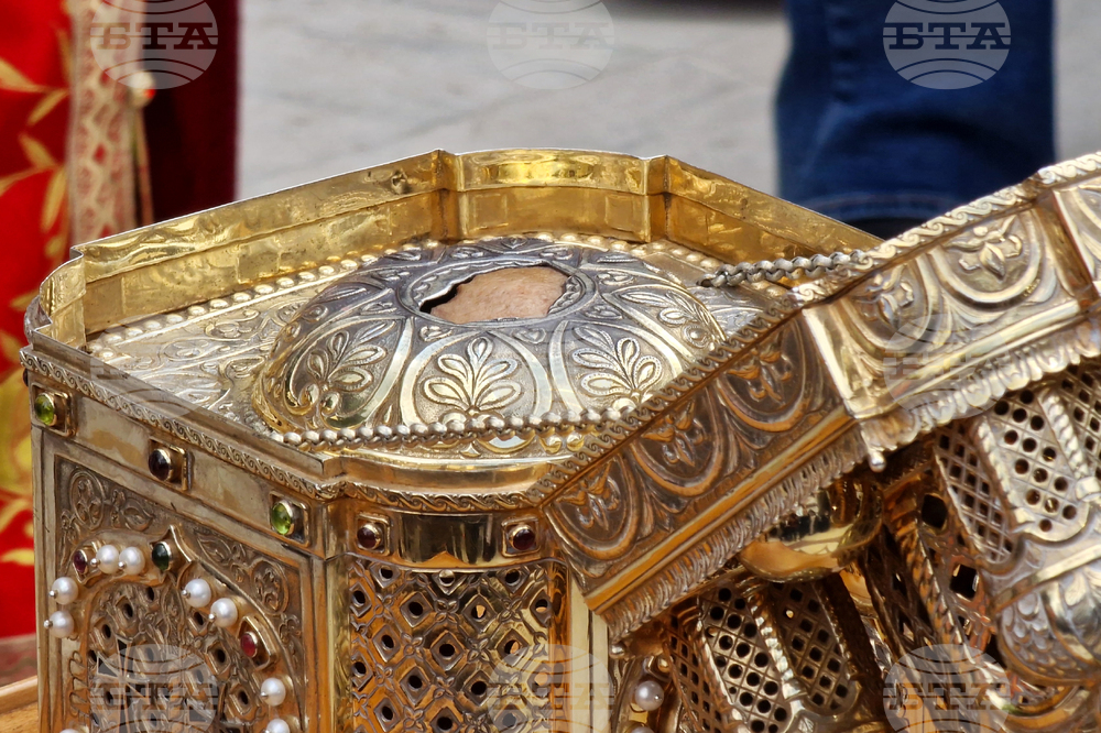 Румъния - Драганещ-Влашка - поклонение пред Честната глава на Свети Георги Победоносец