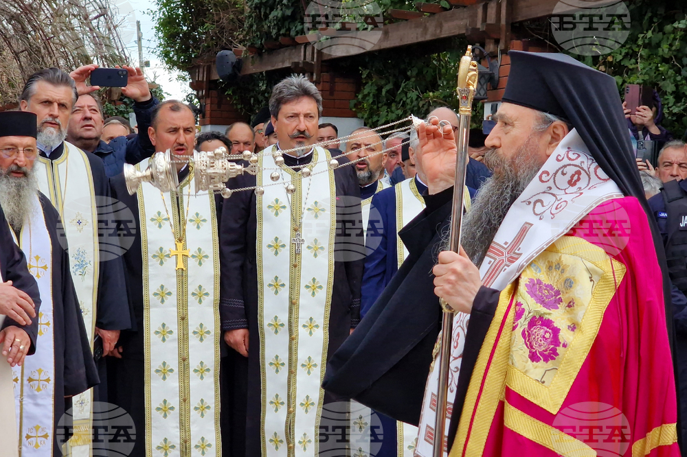 Румъния - Драганещ-Влашка - поклонение пред Честната глава на Свети Георги Победоносец