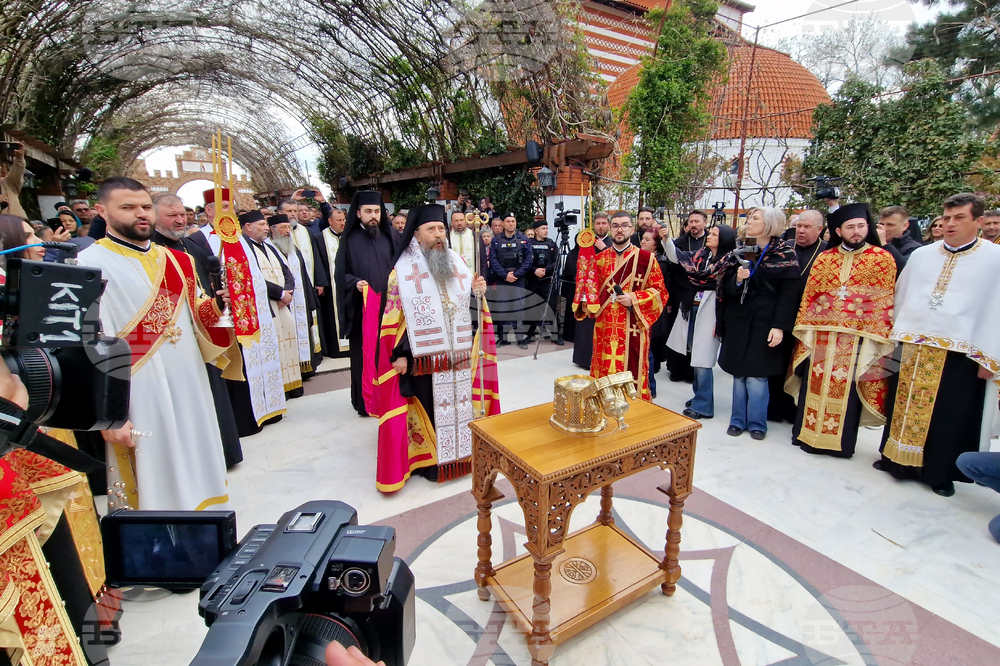 Румъния - Драганещ-Влашка - поклонение пред Честната глава на Свети Георги Победоносец