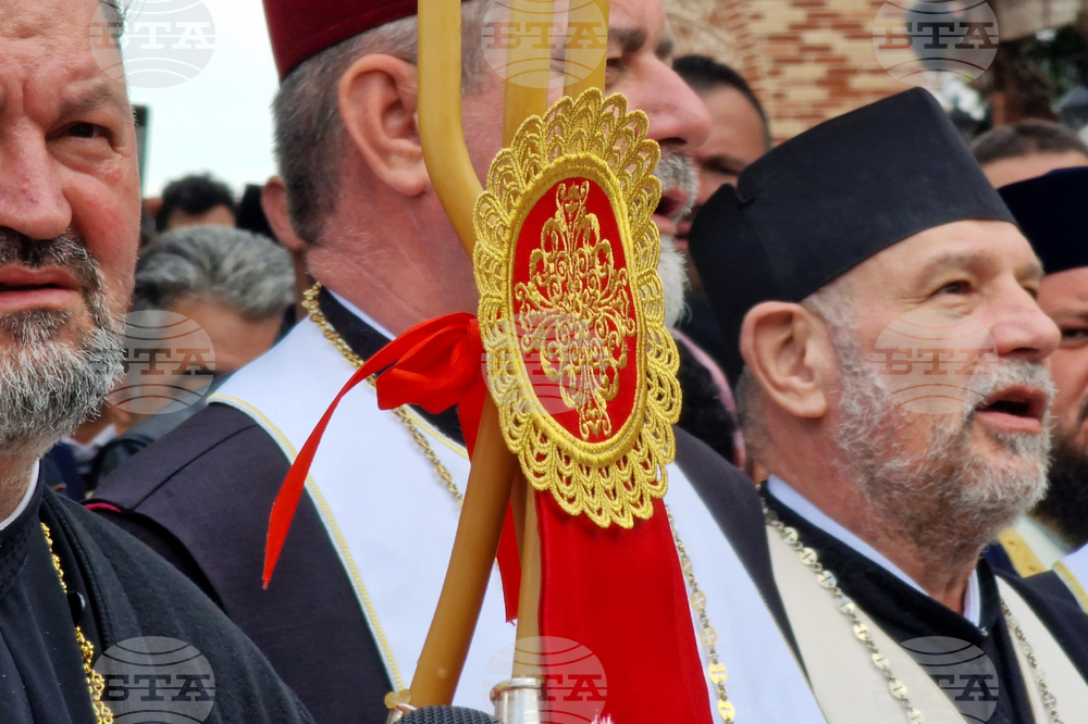 Румъния - Драганещ-Влашка - поклонение пред Честната глава на Свети Георги Победоносец