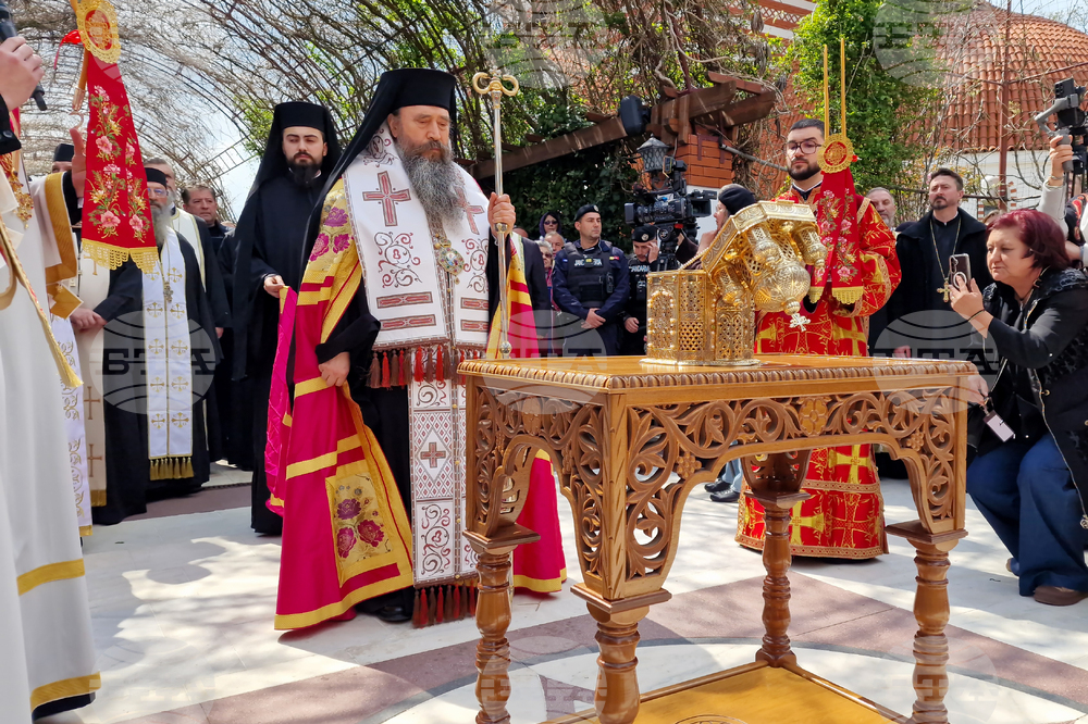 Румъния - Драганещ-Влашка - поклонение пред Честната глава на Свети Георги Победоносец