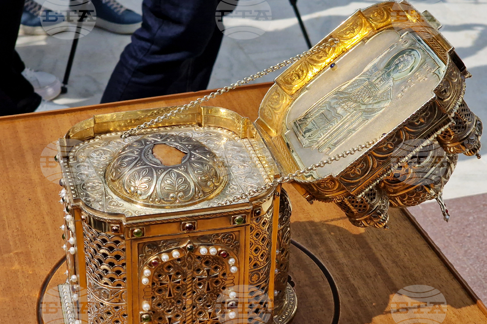 Румъния - Драганещ-Влашка - поклонение пред Честната глава на Свети Георги Победоносец