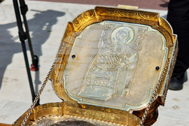 Румъния - Драганещ-Влашка - поклонение пред Честната глава на Свети Георги Победоносец