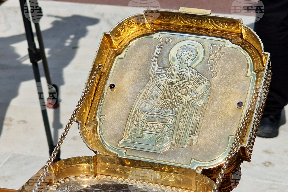 Румъния - Драганещ-Влашка - поклонение пред Честната глава на Свети Георги Победоносец