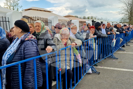 Румъния - Драганещ-Влашка - поклонение пред Честната глава на Свети Георги Победоносец