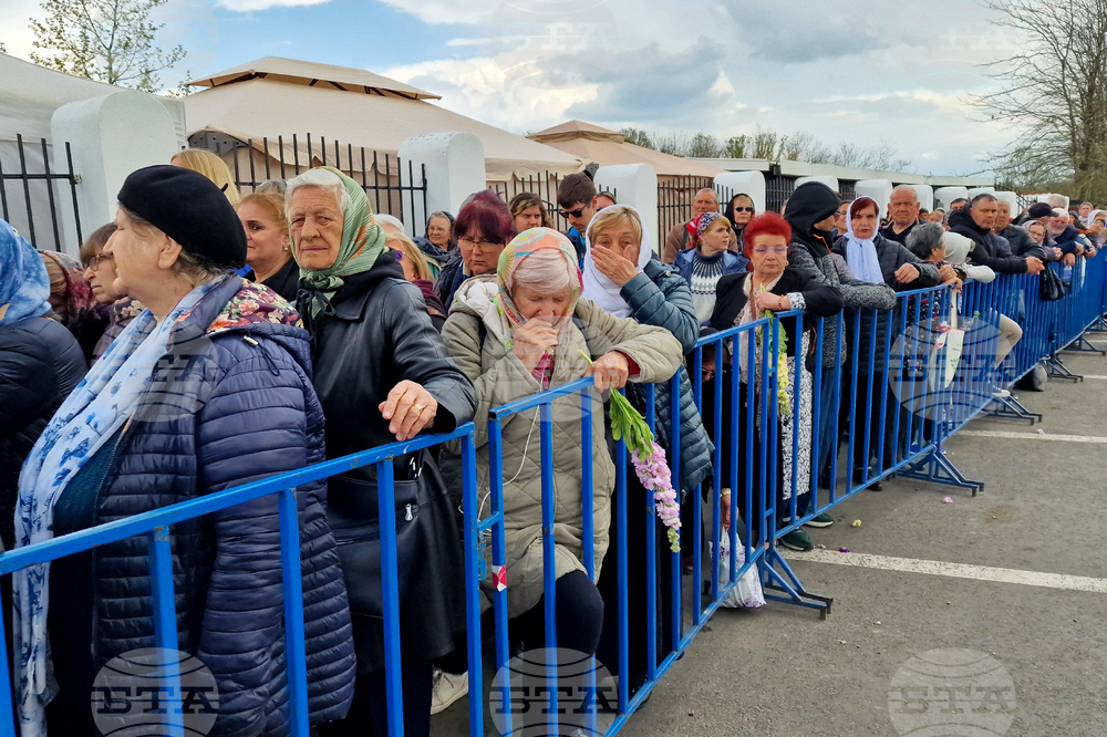 Румъния - Драганещ-Влашка - поклонение пред Честната глава на Свети Георги Победоносец