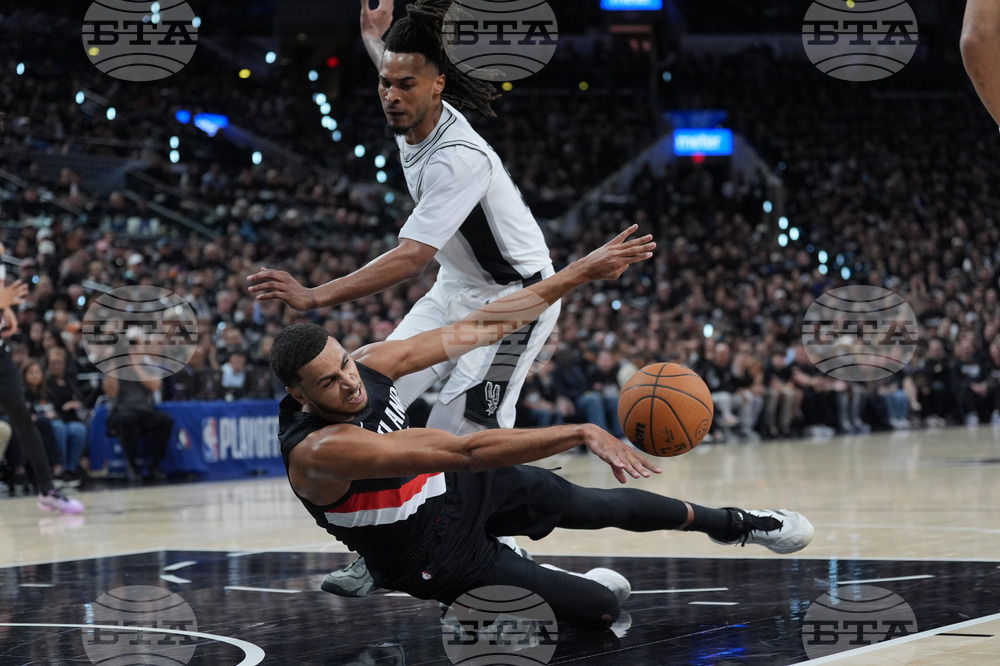 APTOPIX Trail Blazers Spurs Basketball