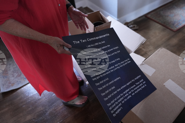 What to Know Ten Commandments Schools