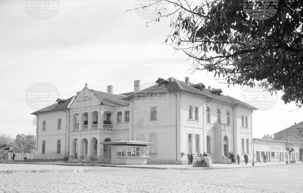 Народно читалище „Постоянство 1856" в Лом