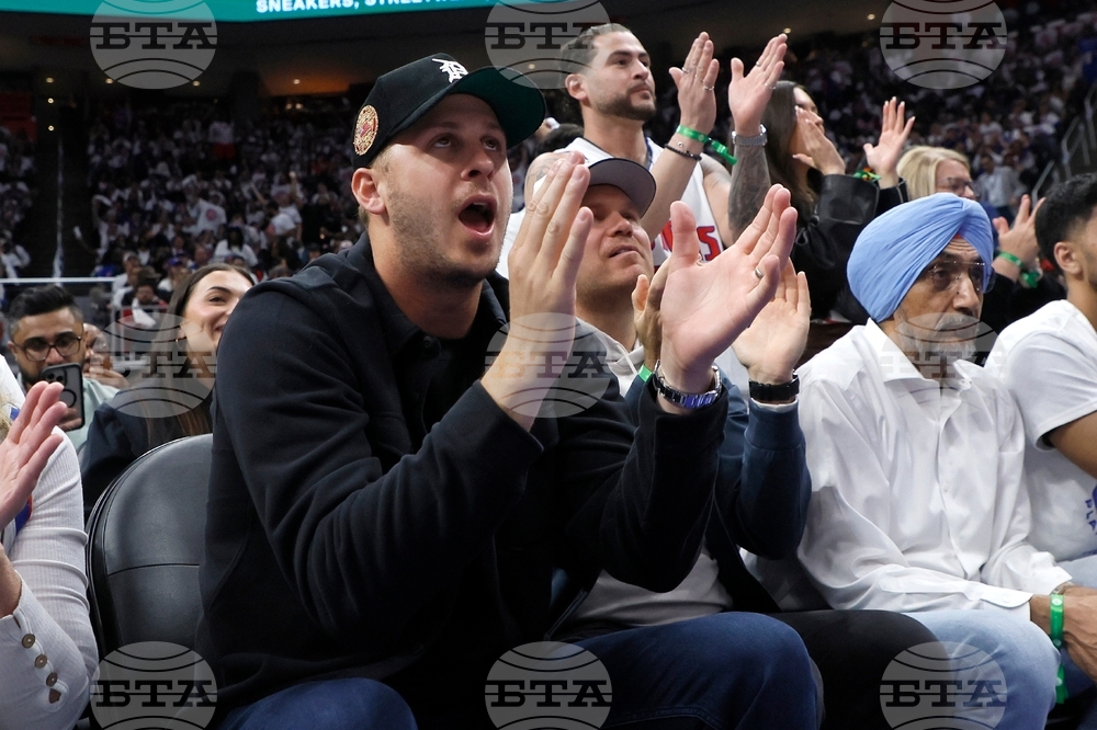 Magic Pistons Basketball