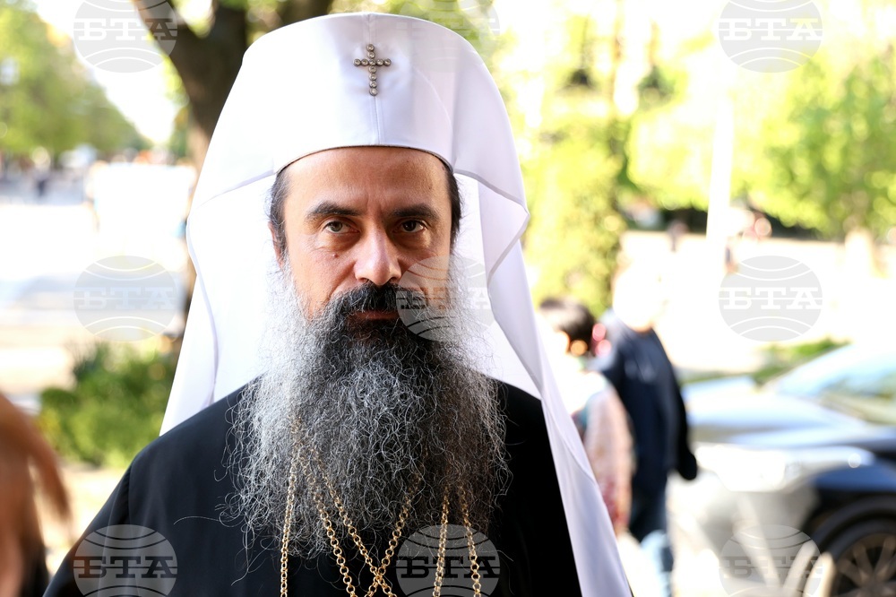 Храм „Св. вмчца Неделя“ - Лазар Български - мощи - литургия