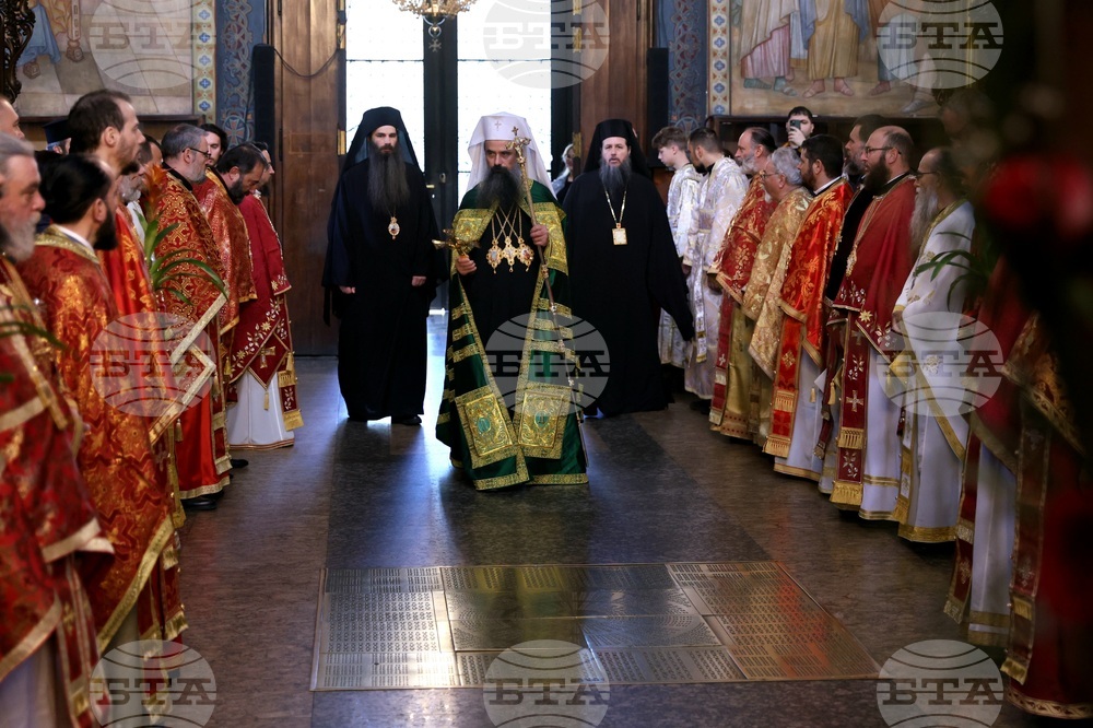 Храм „Св. вмчца Неделя“ - Лазар Български - мощи - литургия