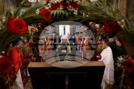 Храм „Св. вмчца Неделя“ - Лазар Български - мощи - литургия