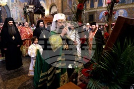 Храм „Св. вмчца Неделя“ - Лазар Български - мощи - литургия