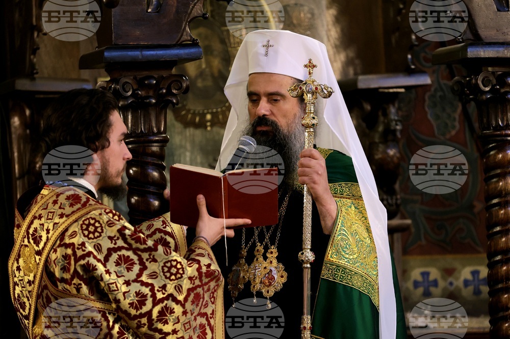 Храм „Св. вмчца Неделя“ - Лазар Български - мощи - литургия