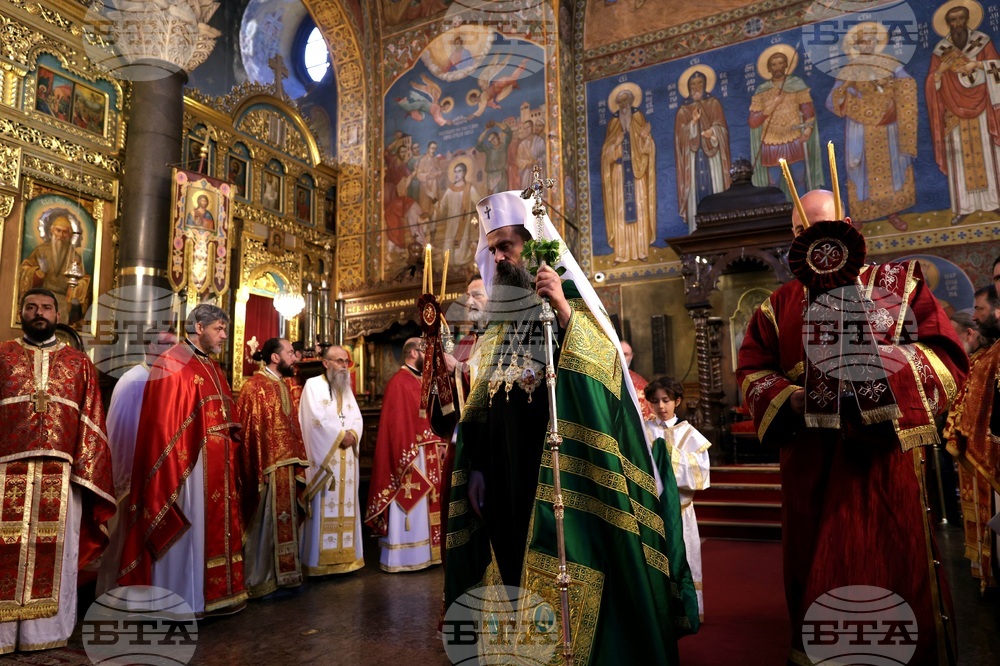 Храм „Св. вмчца Неделя“ - Лазар Български - мощи - литургия