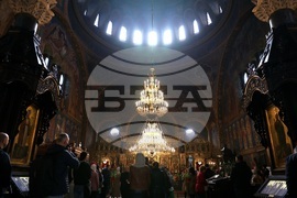 Храм „Св. вмчца Неделя“ - Лазар Български - мощи - литургия