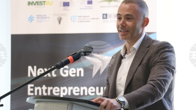 България е на прага на нови възможности за младите предприемачи, каза изпълнителният директор на ФнФ Александър Ненков на форум 