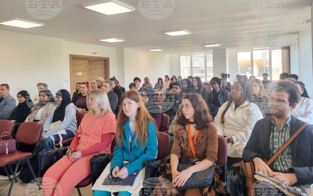 Стара Загора - студентска конференция на тема „Глобални връзки: Съвместно учене отвъд границите“