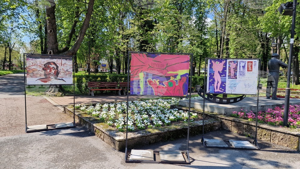 Шумен - изложба „Драсканици от задния чин“ - Михаил Методиев