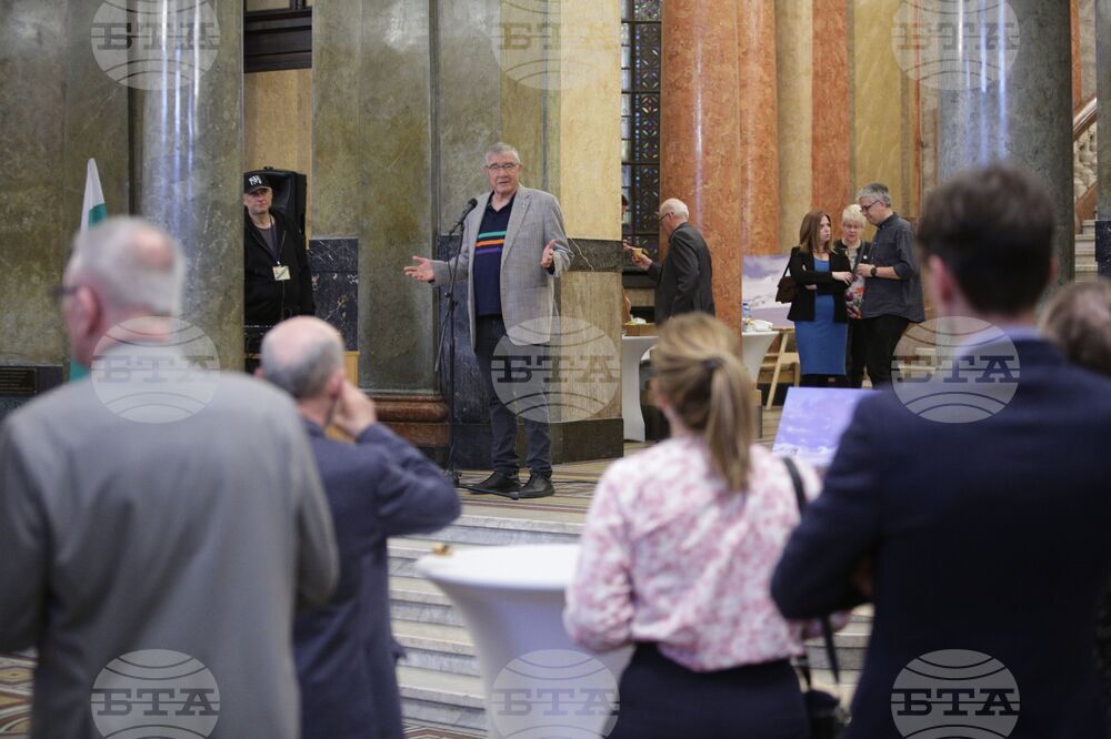 Фотоизложбата "От "Куцото куче" до научноизследователския кораб "Св. св. Кирил и Методий"