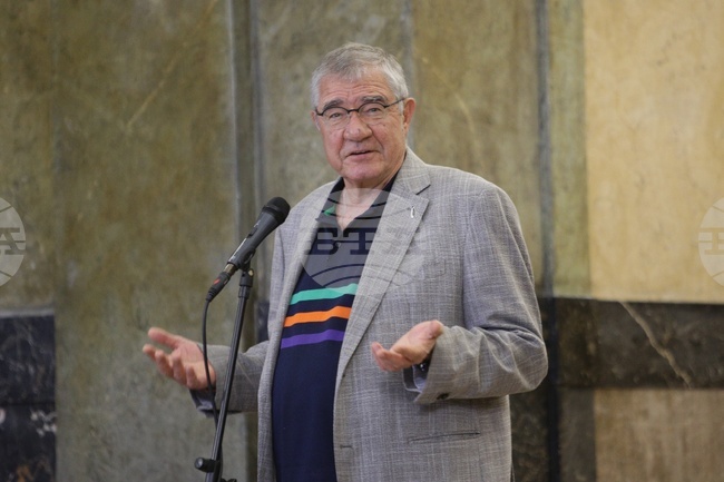 Фотоизложбата "От "Куцото куче" до научноизследователския кораб "Св. св. Кирил и Методий"