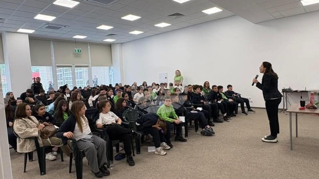 В III ОУ „Гоце Делчев“ в Петрич се проведе мотивационен семинар по родолюбие на тема „Аз уча, вярвам, мога, знам“