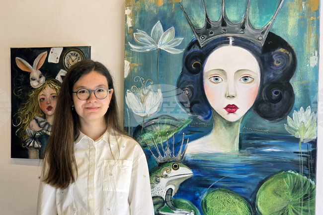 Кърджали - дебютна изложба - „Мелиса в страната на чудесата“