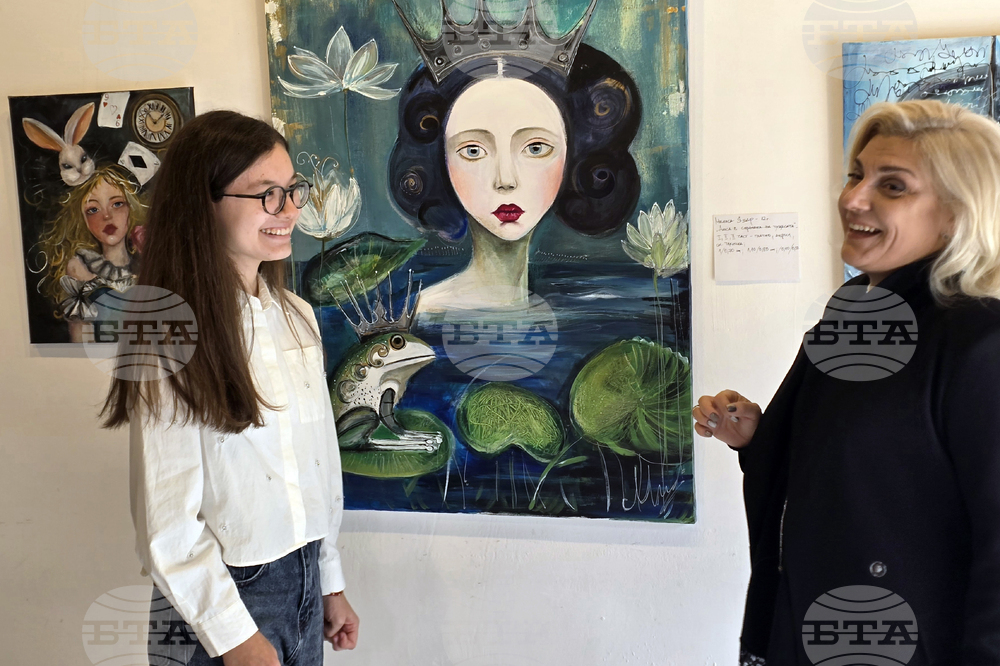 Кърджали - дебютна изложба - „Мелиса в страната на чудесата“