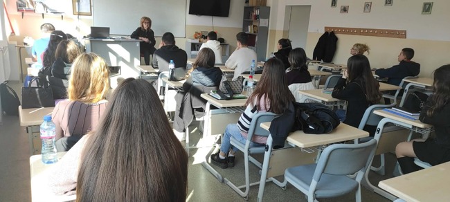 Единственият частен съдебен изпълнител в област Търговище говори пред гимназисти в съвместна инициатива по образователната програма на съда 