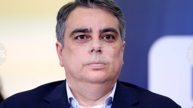 Когато някой започне да си върши работата, му спретват дело с фалшиви свидетели, коментира Асен Василев заплахи срещу Георги Кандев 