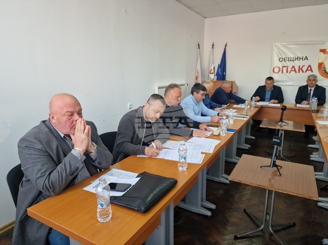 Общинският съвет в Опака реши заместник-кметът Румен Петков да представлява Общината на извънредно заседание на Асоциацията по ВиК – Търговище