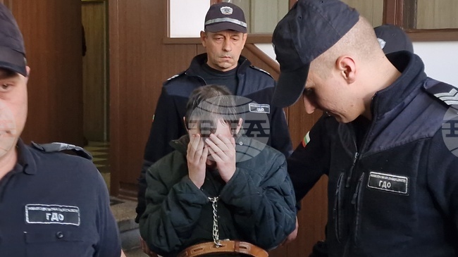 Съдът ще разгледа при закрити врати искането за мярката за неотклонение на мъжа, обвинен в убийството на баща си в Пловдив