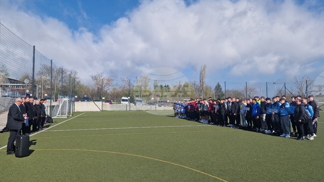 Най-добрите шест ученически отбора от страната се надпреварват във финалния етап на „Ученически игри 2026“, който се провежда в Разград