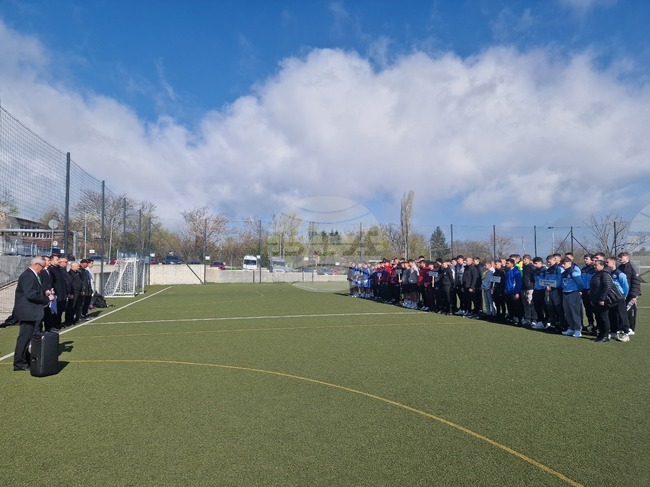 Най-добрите шест ученически отбора от страната се надпреварват във финалния етап на „Ученически игри 2026“, който се провежда в Разград