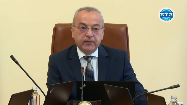 Ще обсъдим и приемем решение за временна забрана на храни от Украйна, заяви служебният премиер Гълъб Донев