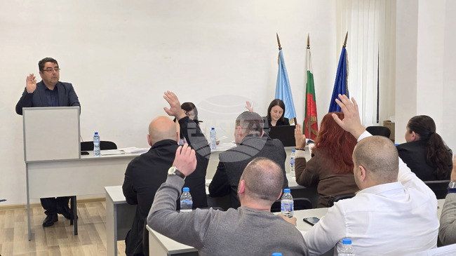 Общинските съветници в Кирково гласуваха откриването на процедура за възлагането на обществен превоз на пътници