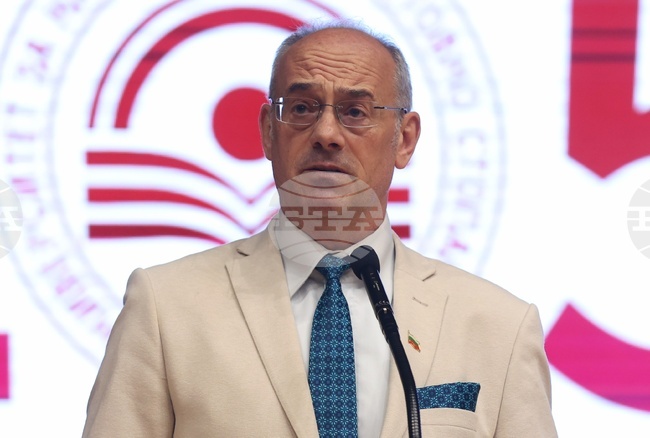 Проф. Атанас Семов ще представи книга и филм за Априлското въстание в Априлци на 9 май