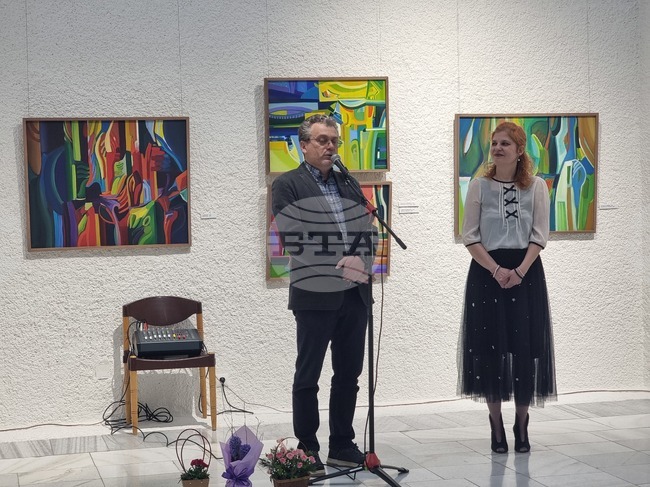 Добрич - „Цветни съзвучия“ - изложба