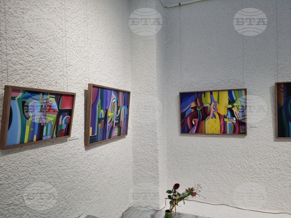 Добрич - „Цветни съзвучия“ - изложба