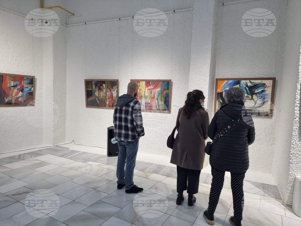 Добрич - „Цветни съзвучия“ - изложба