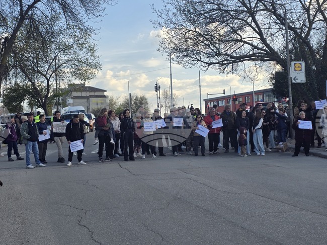 Добрич - протест - улици