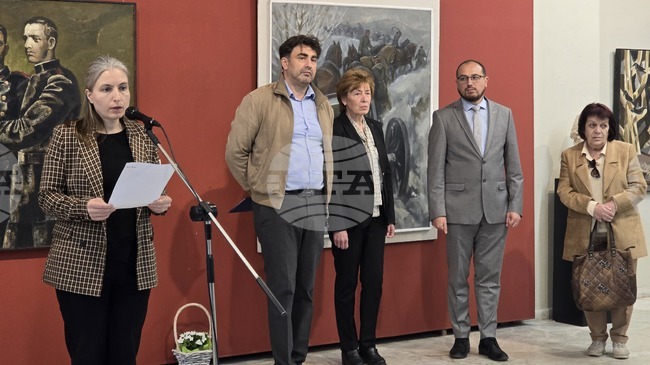 Изложбата "Пътят към свободата", която отбелязва 150 години от Априлското въстание, е подредена в художествената галерия "Илия Бешков" в Плевен