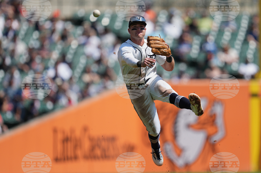 Brewers Tigers Baseball
