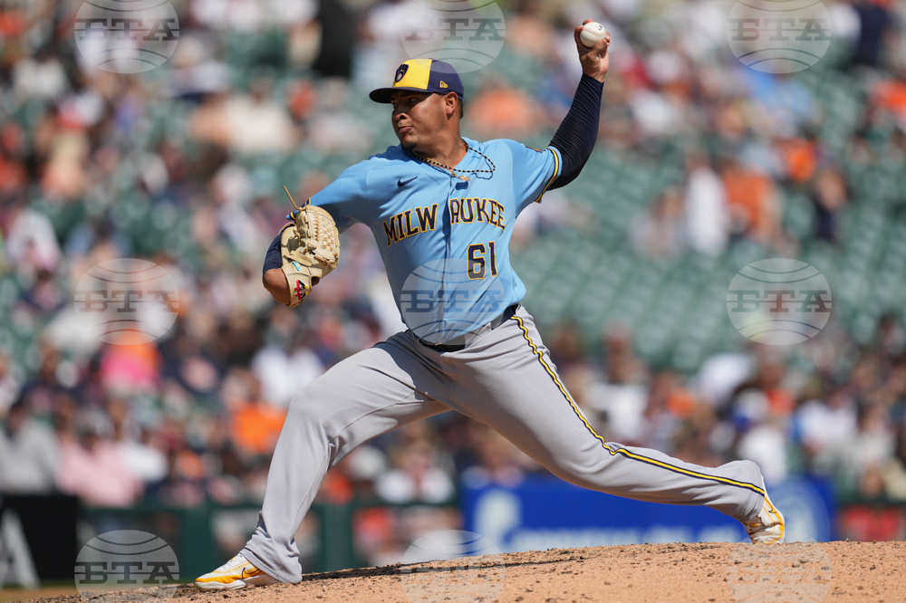 Brewers Tigers Baseball