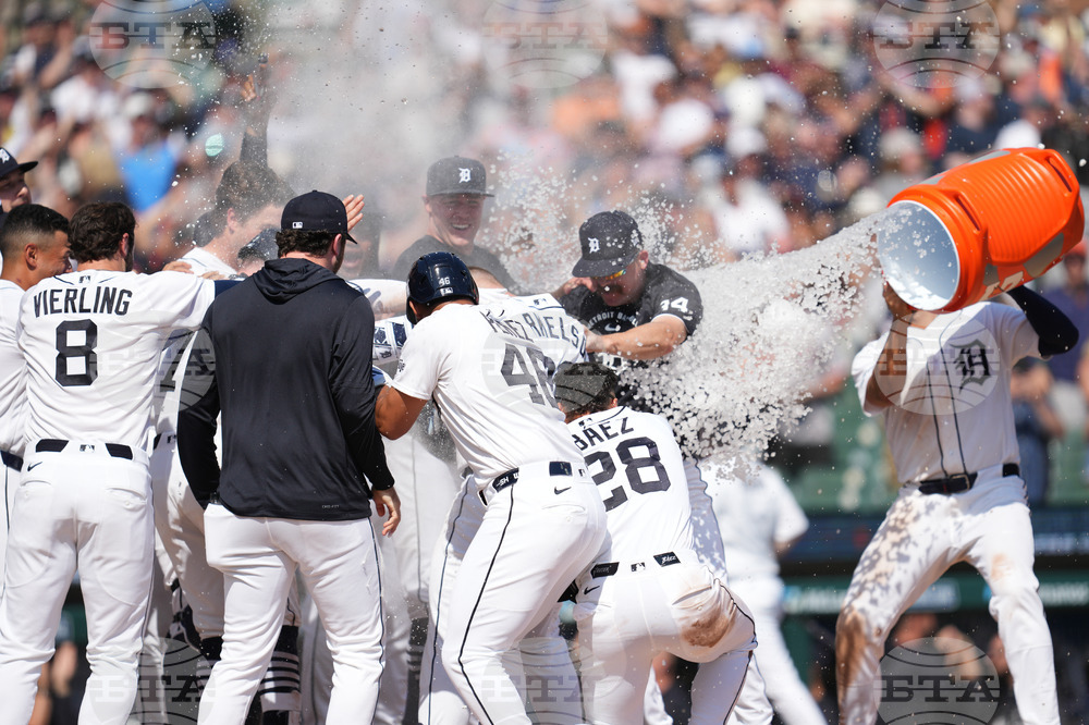 Brewers Tigers Baseball