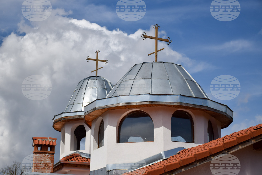 Нищетата от духовната слепота бе водеща тема на неделните проповеди в страната