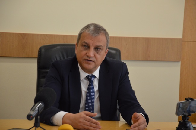 Кметът Илко Стоянов: Тежки нарушения, граничещи с престъпления при изграждането на плувния басейн в ж.к. „Еленово“ са открити при извършени проверки