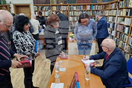 Велико Търново - Росен Петров - книга - „Нека помним II“