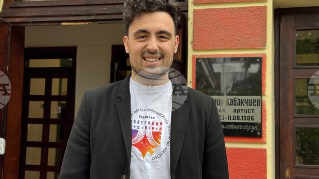 Фестивалът „Театрални искри" предлага на казанлъшката публика изключително жанрово разнообразие, каза директорът Лъчезар Йорданов